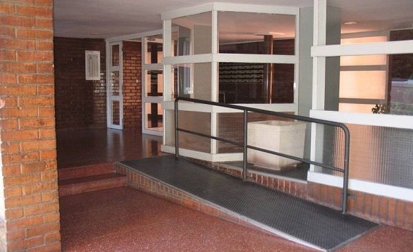 Subvencions per a eliminar barreres i un Pla d’accessibilitat per als edificis municipals