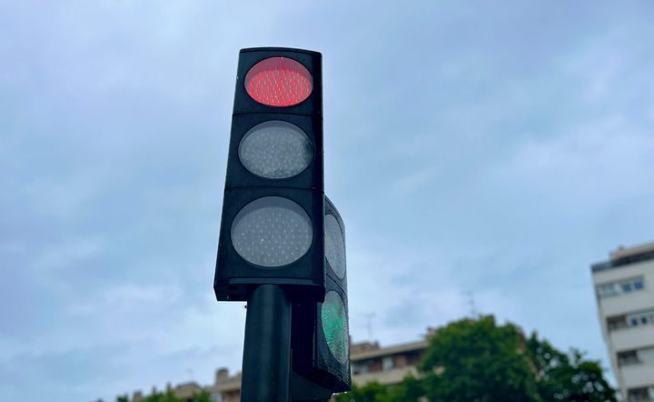 Col·loquem nous semàfors per garantir més seguretat a les cruïlles